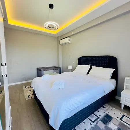 Zuemruet Villalari *