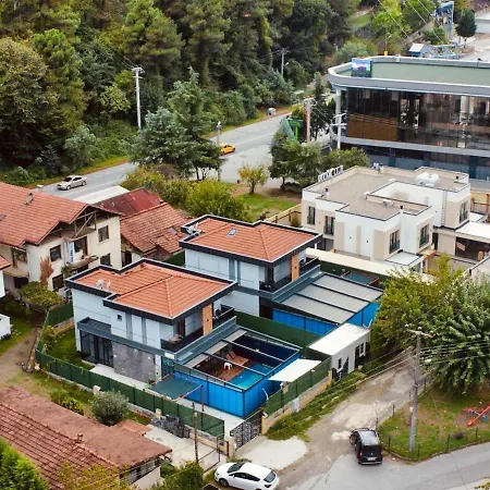 Zuemruet Villalari * Sapanca